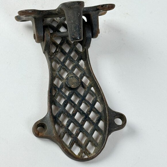 Vintage Cast Iron Machine Foot Pedal With Intricate Rustic Lattice Design - Picture 2 of 10